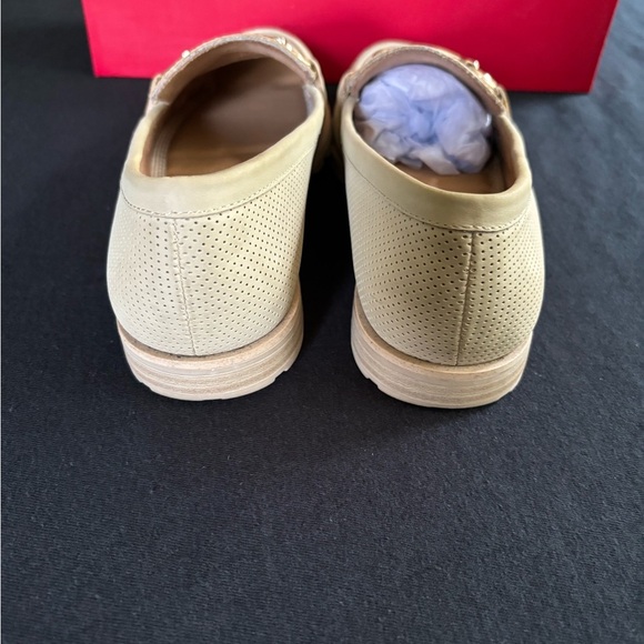 Kelly and Katie Tan Loafers size 6 - Picture 5 of 9